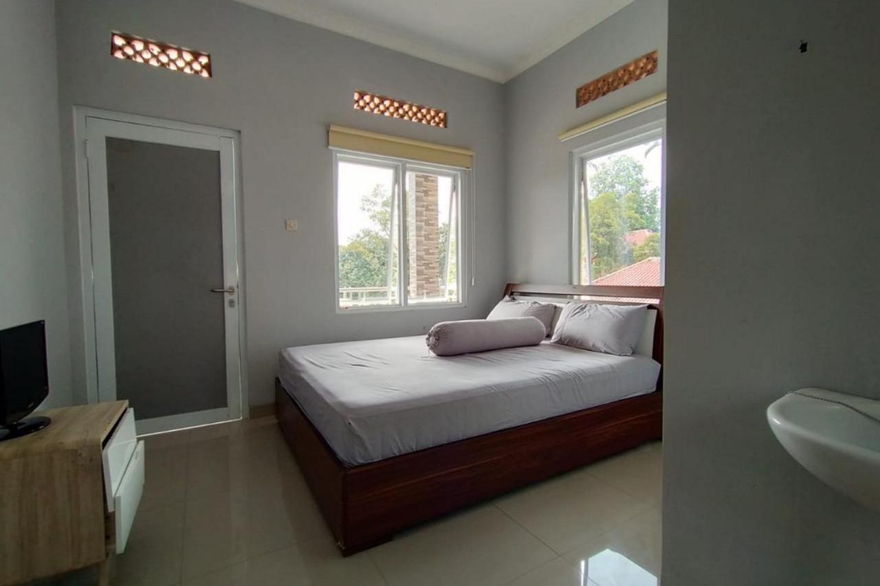 Villa Batu Tua Puncak Mitra Reddoorz Bogor Exterior foto