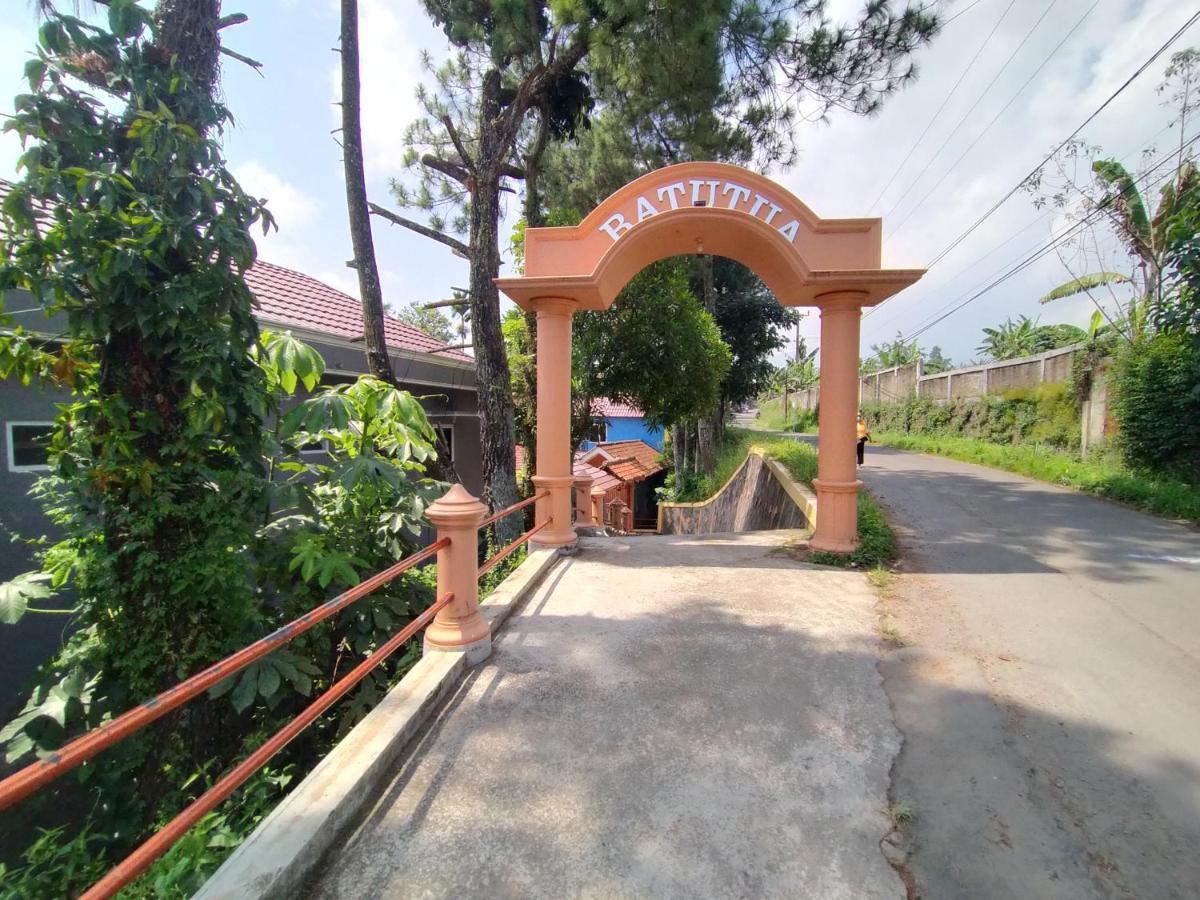Villa Batu Tua Puncak Mitra Reddoorz Bogor Exterior foto